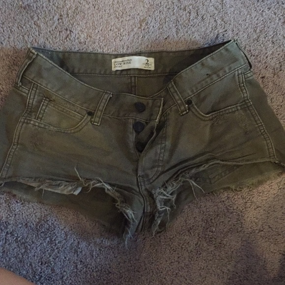 A&F Army Green Low Rise Shorts - Picture 1 of 4